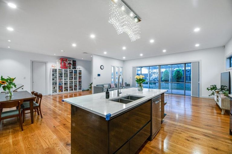 Photo of property in 120 San Valentino Drive, Henderson, Auckland, 0612