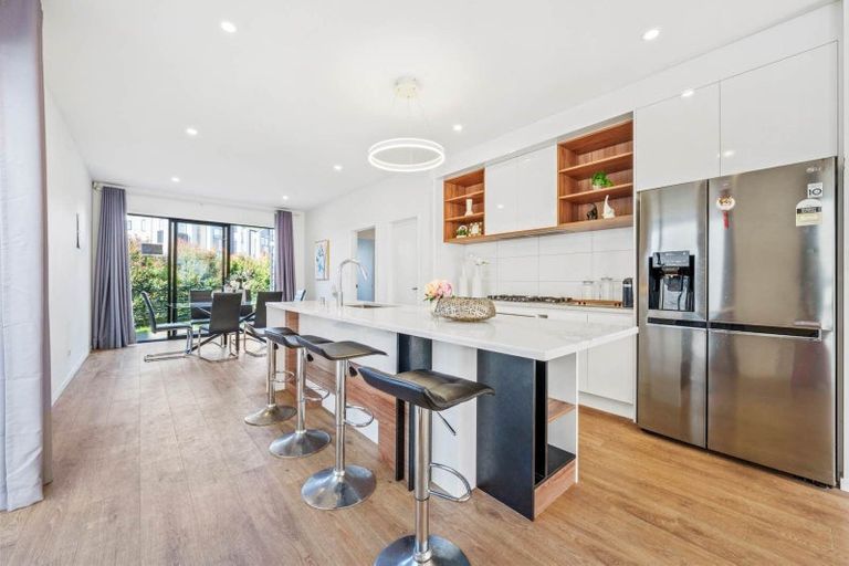 Photo of property in 4 Tihema Lane, Westgate, Auckland, 0614