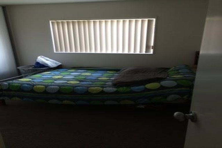 Photo of property in 68 Popokatea Drive, Takanini, 2112