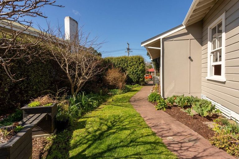 Photo of property in 69 Gladstone Street, Hawera, 4610