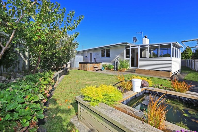 Photo of property in 2 Selwyn Road, Havelock North, 4130
