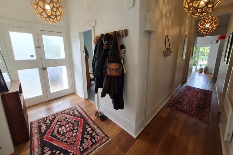 Photo of property in 16 Rossgrove Terrace, Mount Albert, Auckland, 1025