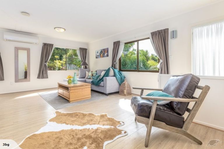 Photo of property in 1/62 Stapleford Crescent, Browns Bay, Auckland, 0630