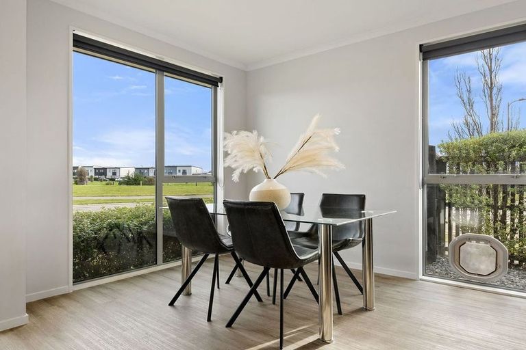 Photo of property in 32 George West Square West, Wigram, Christchurch, 8025