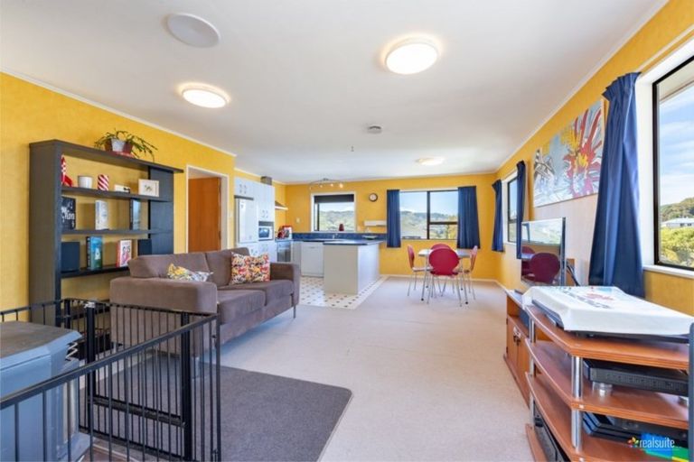 Photo of property in 7 Westra View, Tawa, Wellington, 5028