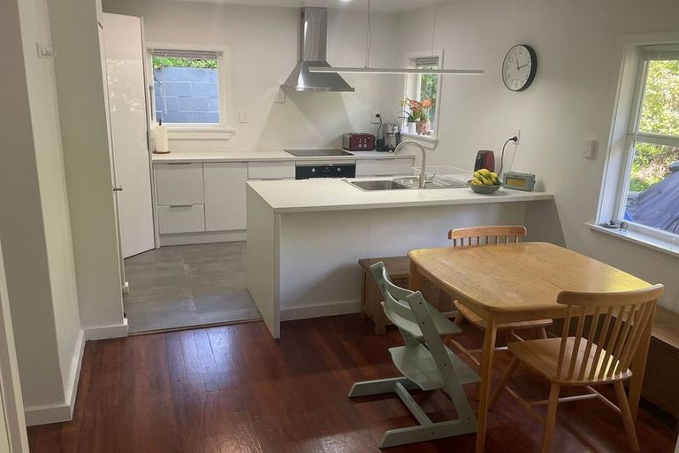 Photo of property in 138 Miromiro Road, Normandale, Lower Hutt, 5010