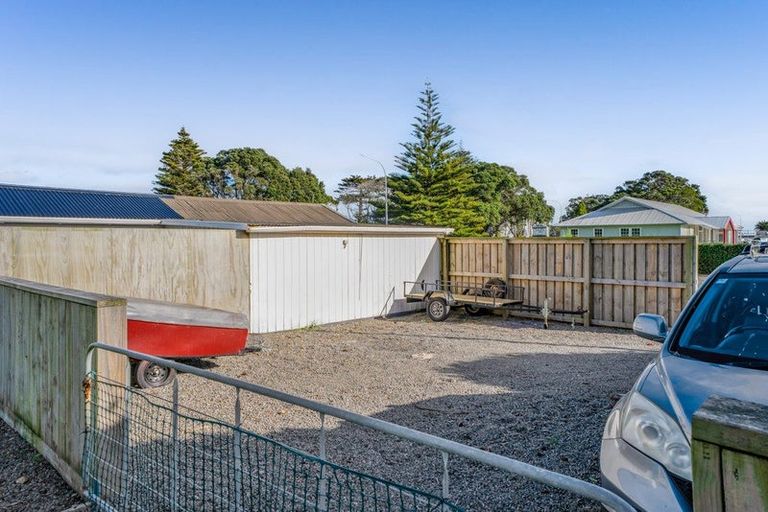 Photo of property in 147 Tasman Street, Opunake, 4616