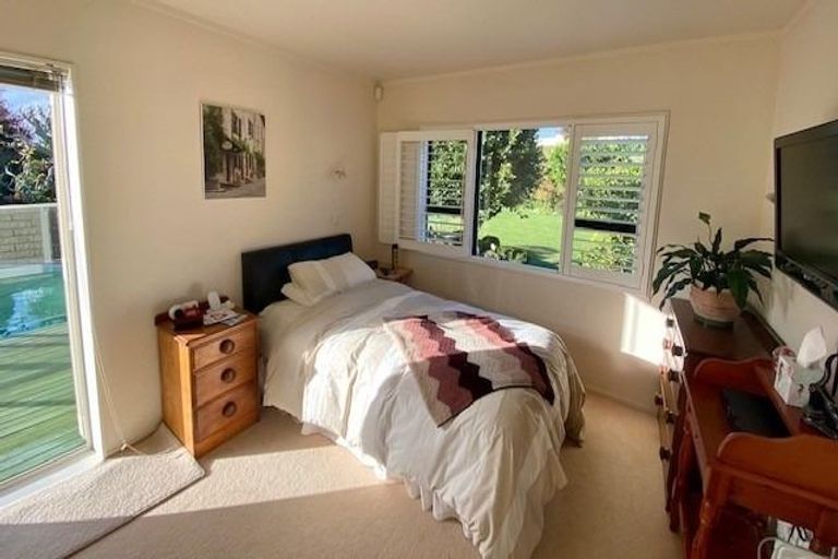 Photo of property in 36 Caithness Place, Farm Cove, Auckland, 2012