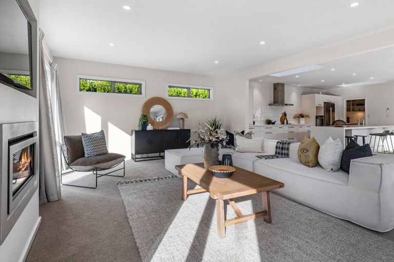 Photo of property in 100 Memorial Avenue, Ilam, Christchurch, 8053