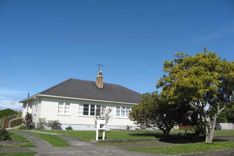 Photo of property in 47 Somerset Street, Brooklands, New Plymouth, 4310