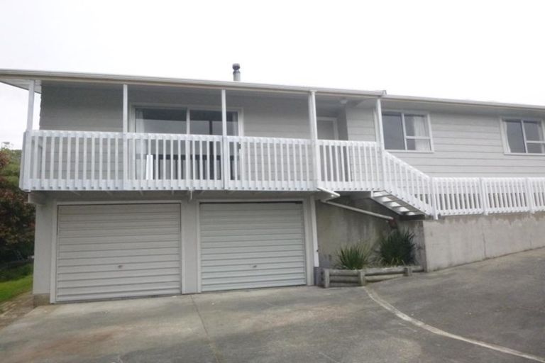 Photo of property in 111 Holborn Drive, Stokes Valley, Lower Hutt, 5019