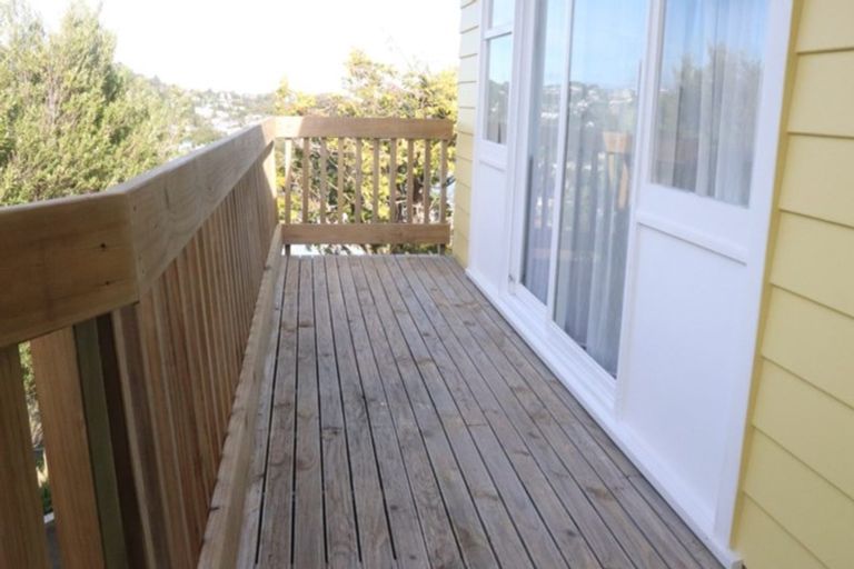 Photo of property in 49 Stewart Drive, Newlands, Wellington, 6037