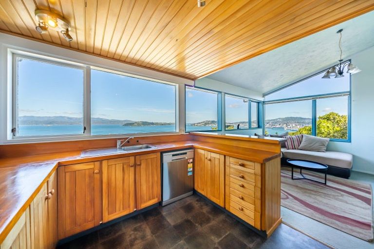 Photo of property in 16 Shalimar Crescent, Khandallah, Wellington, 6035