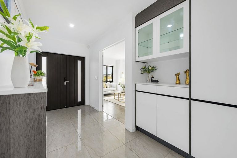 Photo of property in 73 Hughs Way, Flat Bush, Auckland, 2019