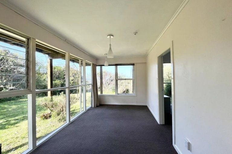 Photo of property in 114 Arran Road, Browns Bay, Auckland, 0630