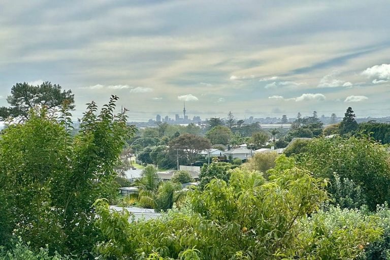 Photo of property in 4/8 Valron Road, Te Atatu South, Auckland, 0602