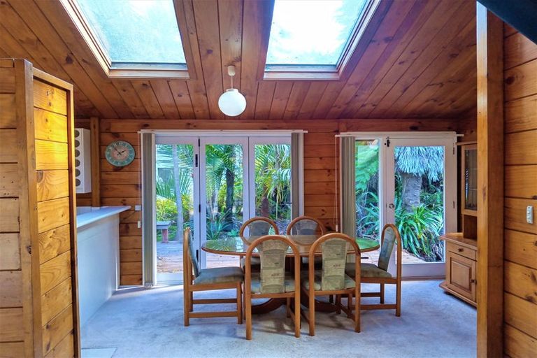 Photo of property in 502 Beach Road, Murrays Bay, Auckland, 0630