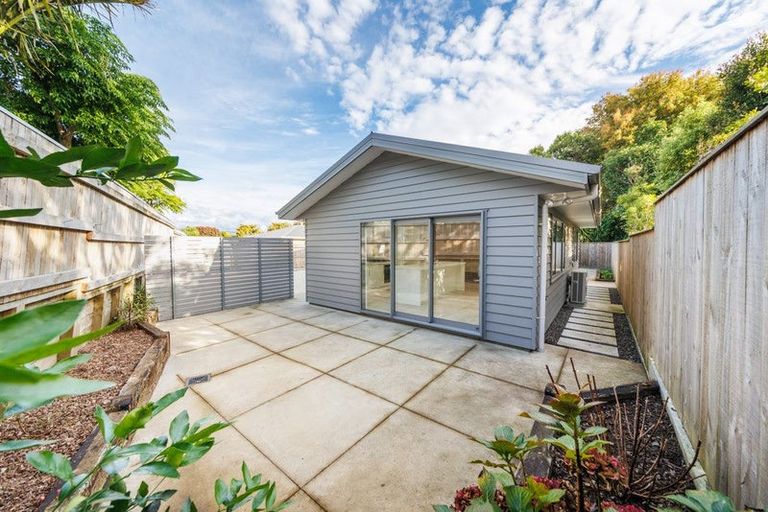 Photo of property in 5a Woodstock Place, Hokowhitu, Palmerston North, 4410