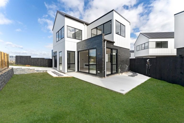 Photo of property in 53 Sunnyheights Road, Orewa, 0931