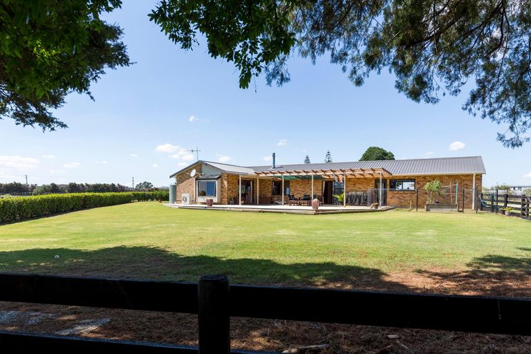 Photo of property in 1398 Glenbrook Waiuku Road, Glenbrook, Waiuku, 2681