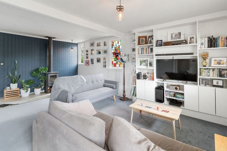 Photo of property in 3 Cologne Street, Martinborough, 5711