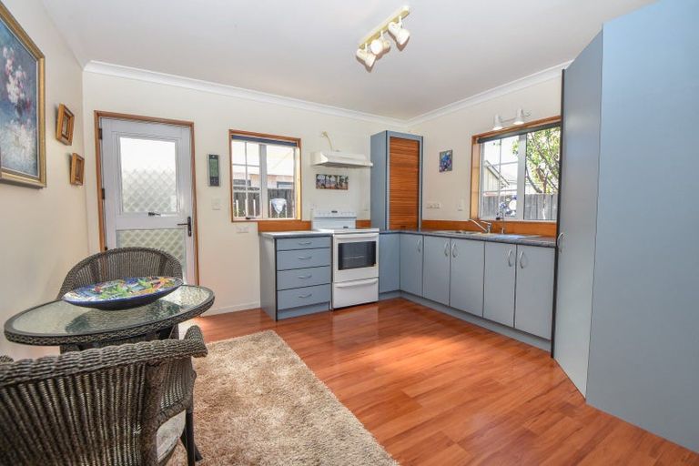 Photo of property in 72 Pembroke Street, Carterton, 5713