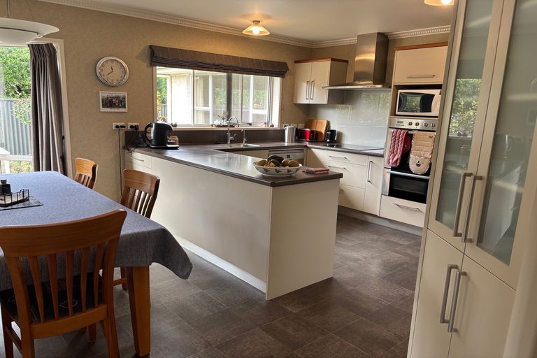 Photo of property in 25 Bowen Street, Cambridge, 3434