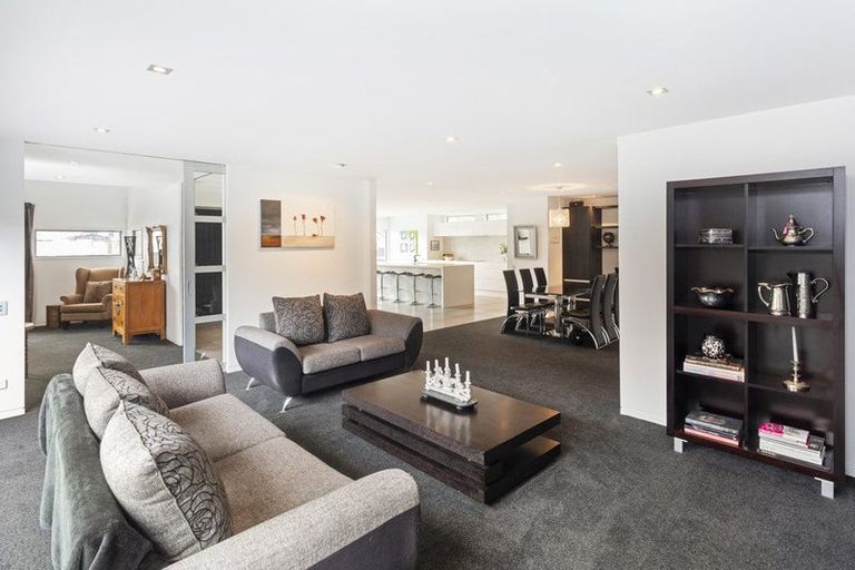 Photo of property in 107 Gardiners Road, Harewood, Christchurch, 8051