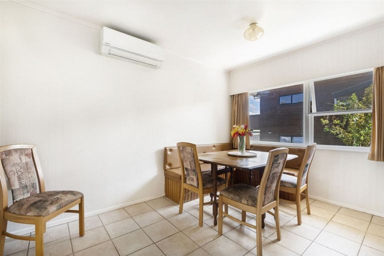 Photo of property in 115 Sunset Road, Totara Vale, Auckland, 0632