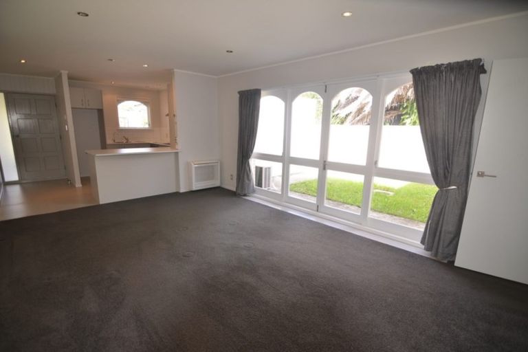 Photo of property in 28 Matuhi Rise, Henderson, Auckland, 0612
