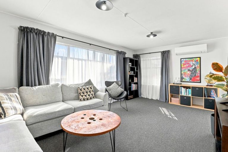 Photo of property in 60 Hinau Street, Castlecliff, Whanganui, 4501