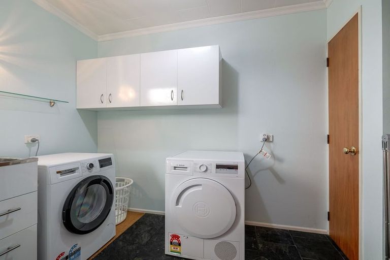 Photo of property in 23 Chilton Grove, Hokowhitu, Palmerston North, 4410
