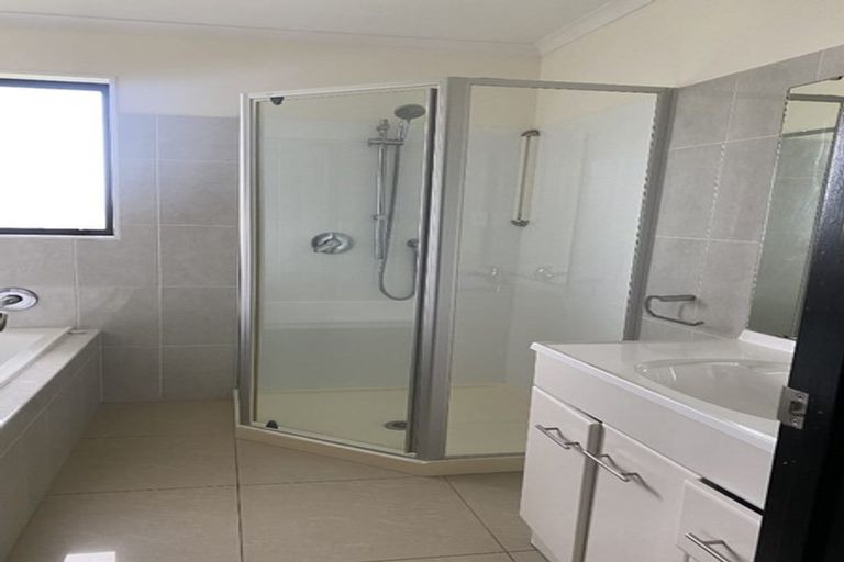 Photo of property in 85 Keri Vista Rise, Papakura, 2110