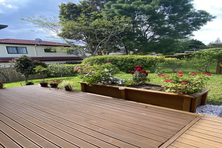 Photo of property in 17a Knightsbridge Drive, Forrest Hill, Auckland, 0620