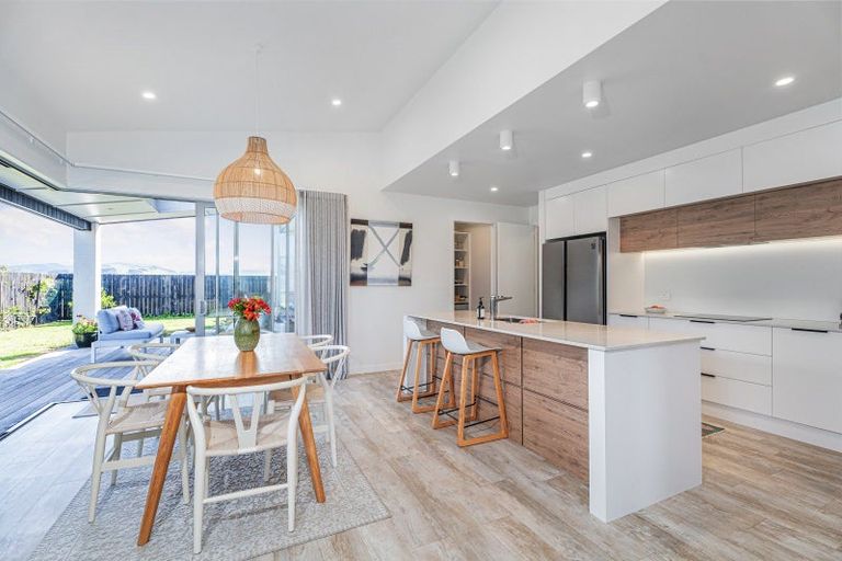 Photo of property in 7 Awatea Drive, Whitianga, 3510