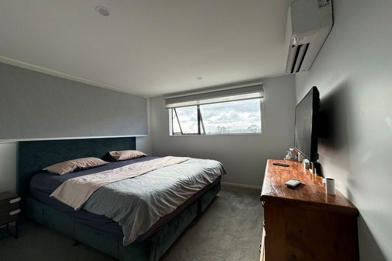 Photo of property in 111d Woodglen Road, Glen Eden, Auckland, 0602