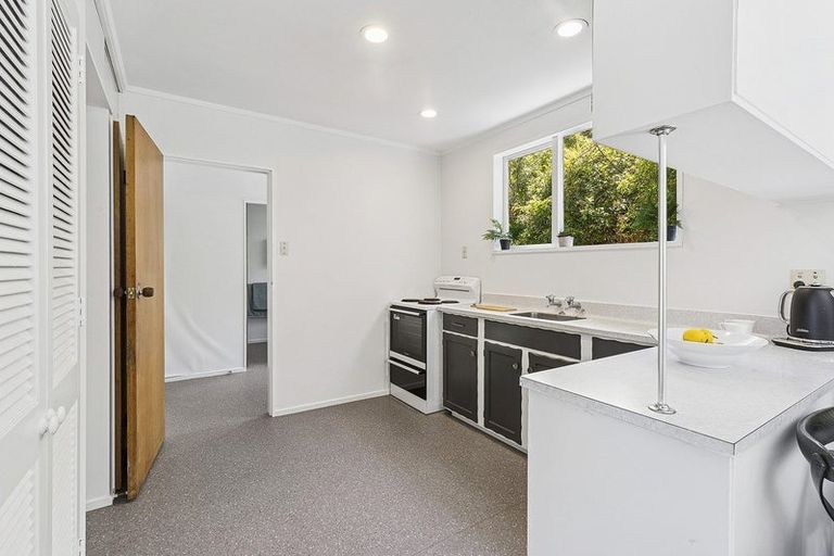 Photo of property in 105b Taylor Terrace, Tawa, Wellington, 5028