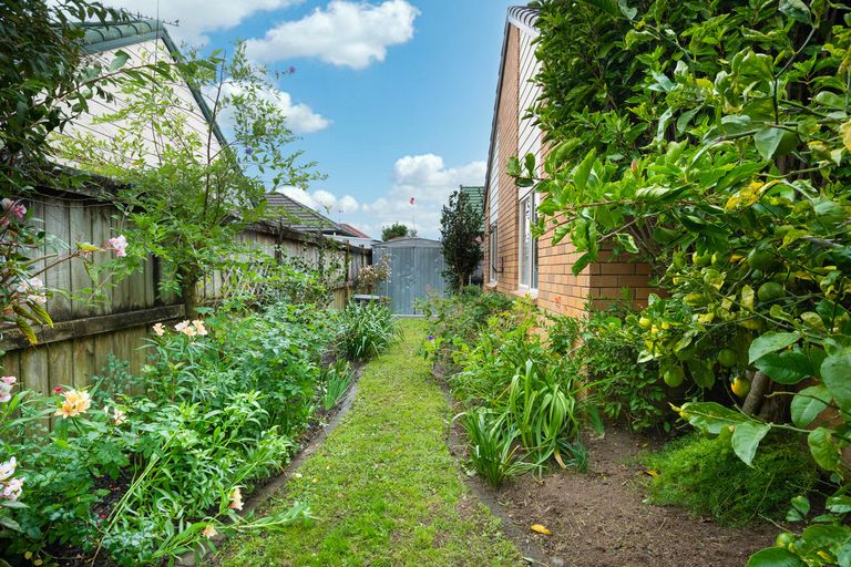 Photo of property in 7 Hibernian Drive, Ranui, Auckland, 0612