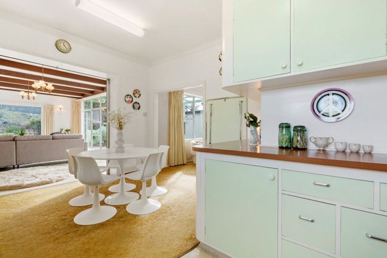 Photo of property in 39 Coates Street, Tawa, Wellington, 5028