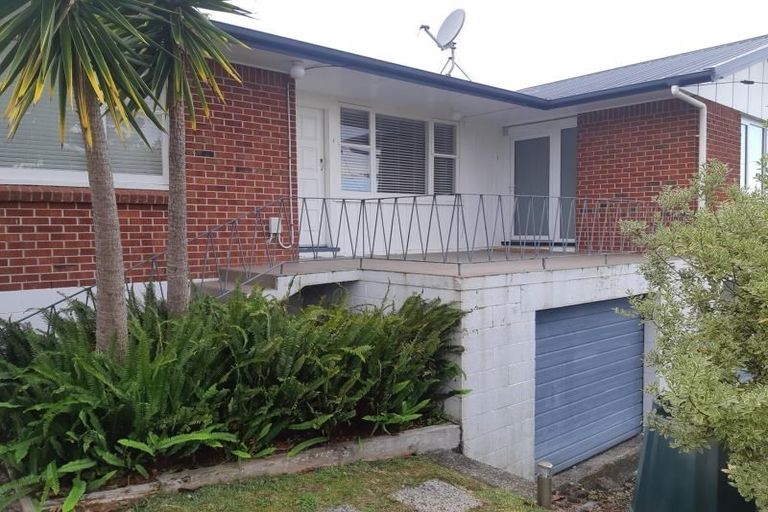 Photo of property in 2/15 East Coast Road, Milford, Auckland, 0620