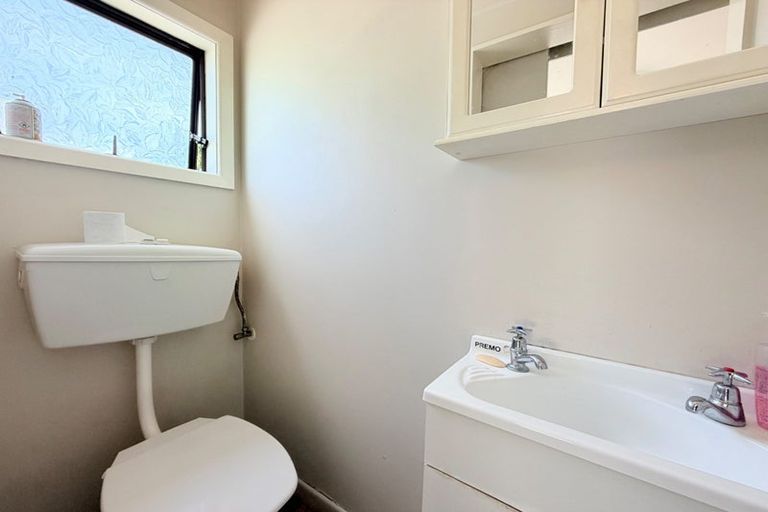 Photo of property in 53b Fyvie Avenue, Tawa, Wellington, 5028