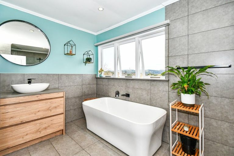 Photo of property in 516a Great South Road, Rosehill, Papakura, 2113