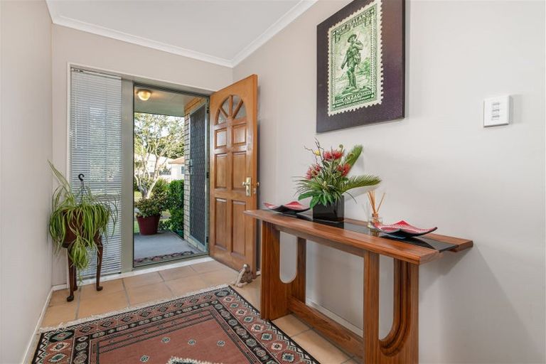 Photo of property in 120 Buscomb Avenue, Henderson, Auckland, 0610
