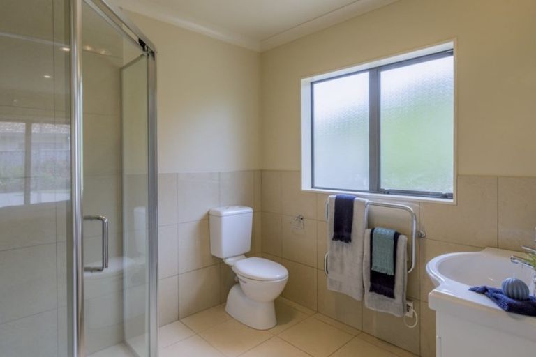 Photo of property in 12 Datum Way, Paraparaumu, 5032