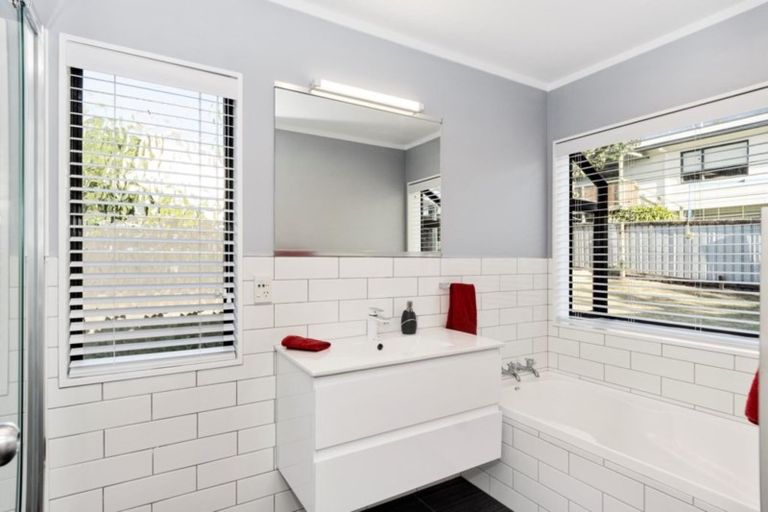 Photo of property in 130 Osprey Drive, Welcome Bay, Tauranga, 3112