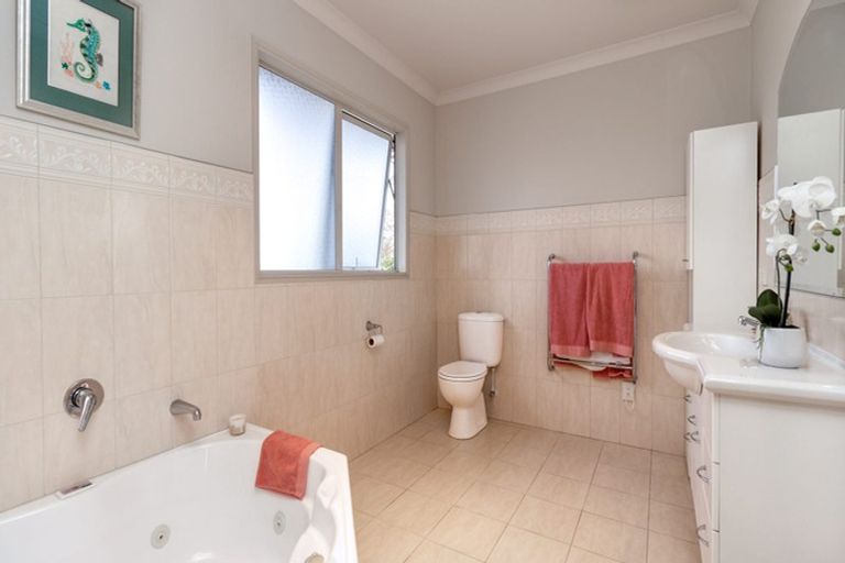 Photo of property in 52 Peace Street, Whakatane, 3120