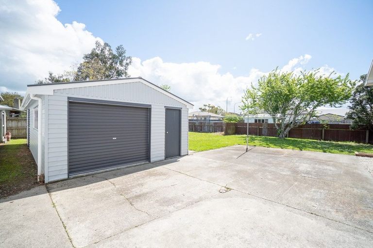 Photo of property in 655 Featherston Street, Roslyn, Palmerston North, 4414