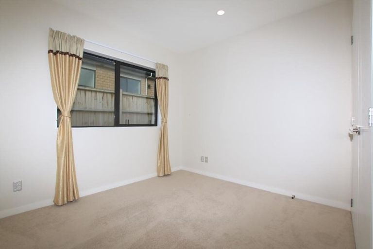 Photo of property in 14 Pohue Avenue, Huapai, Kumeu, 0810