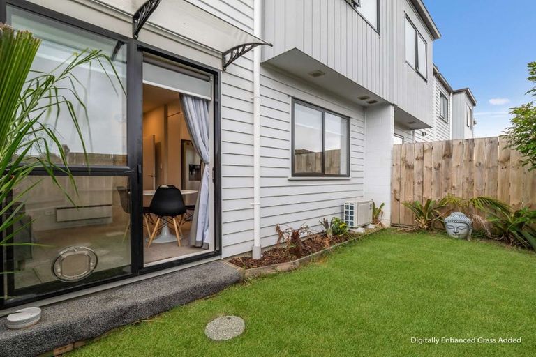 Photo of property in 9/60 Kelman Road, Kelston, Auckland, 0602