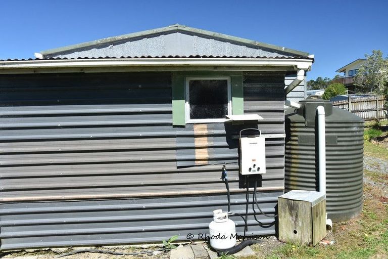 Photo of property in 32 Sandy Beach Road, Tinopai, 0593